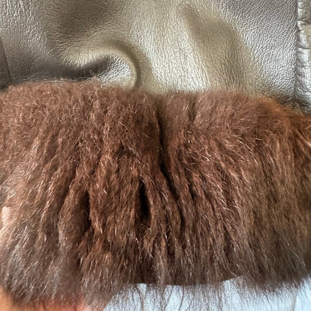 Vintage Brown Leather Hooded Fur Trim Coat Belted Size 16 Wooden Buttons - Picture 9 of 10
